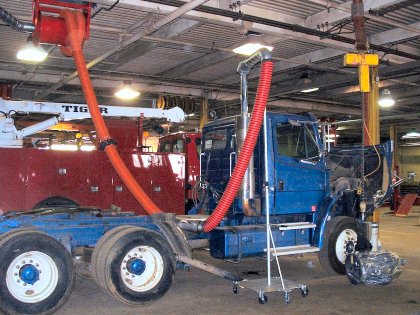 Hose Reel / Portable Diesel Crane for Truck Repair Facility 